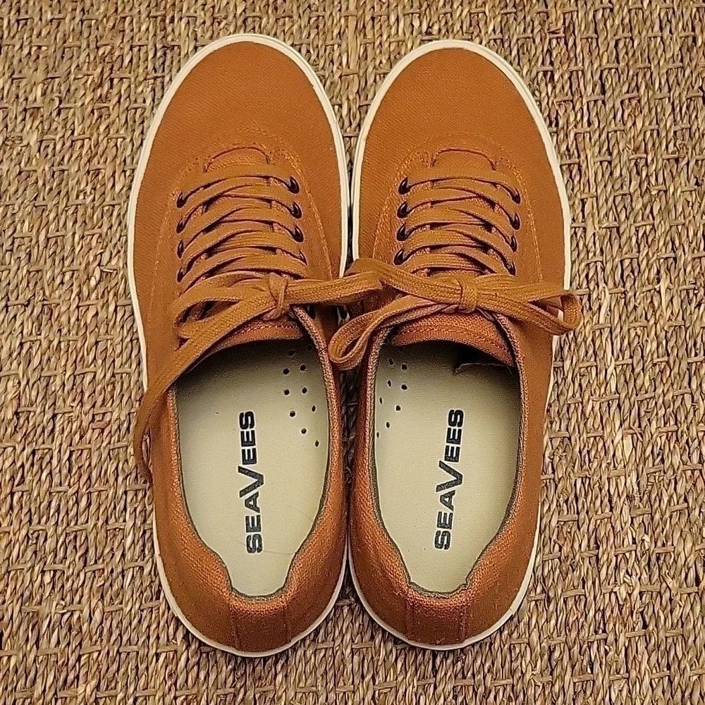 Seavees Hermosa Plimsoll Standard Mens size 8.  Linen shoe.